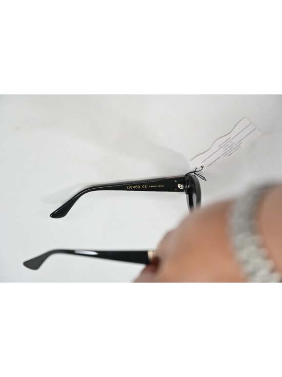 INDY SoHo Oval Sunglasses in Black